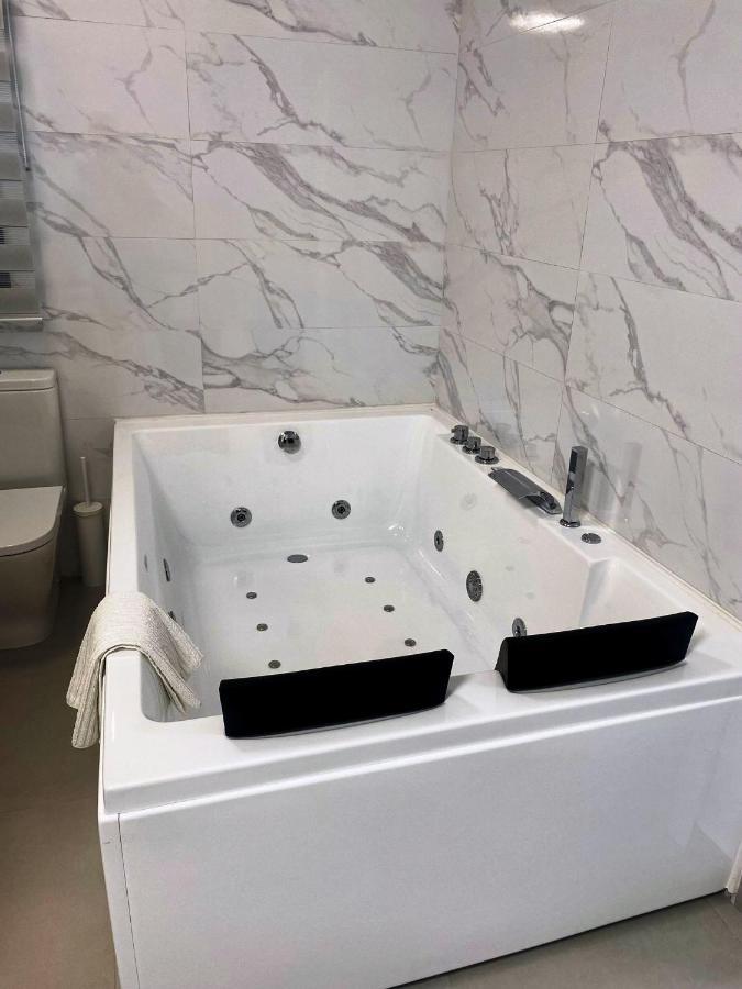 Loft Villalucia كونيل ذي لا فرونتيرا المظهر الخارجي الصورة